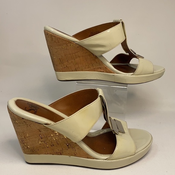 Sofft Sz 9 Patent Beige Leather Cork Wedge Sandals - Picture 3 of 10